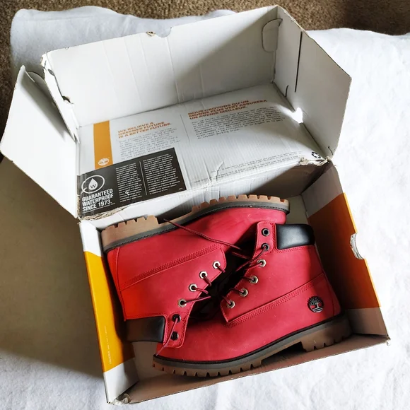 Timberland Chicago Bull's Red Boots with Black Details - Picture 1 of 16